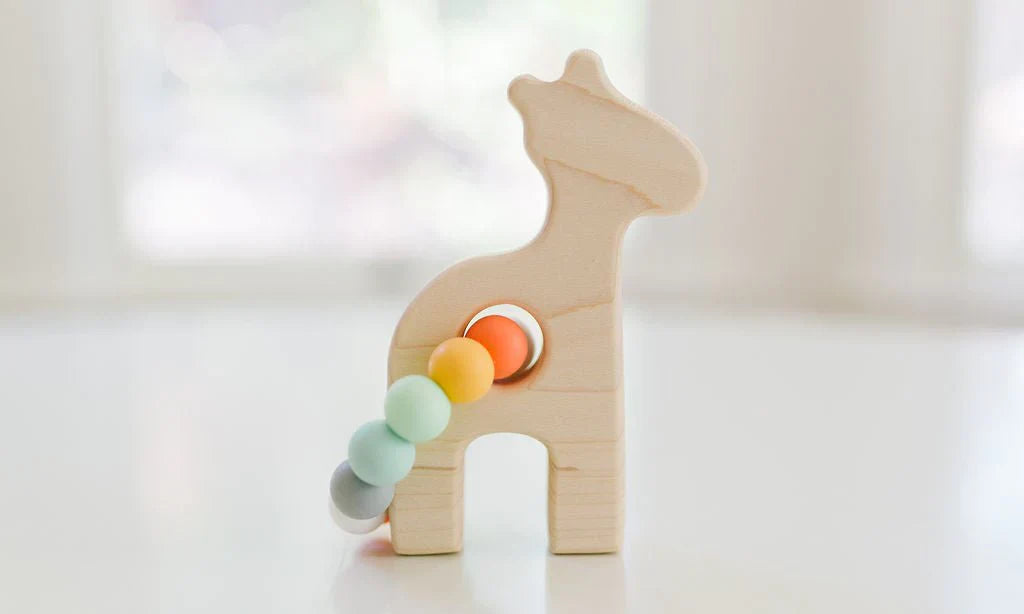 Giraffe Grasping Wooden Toy